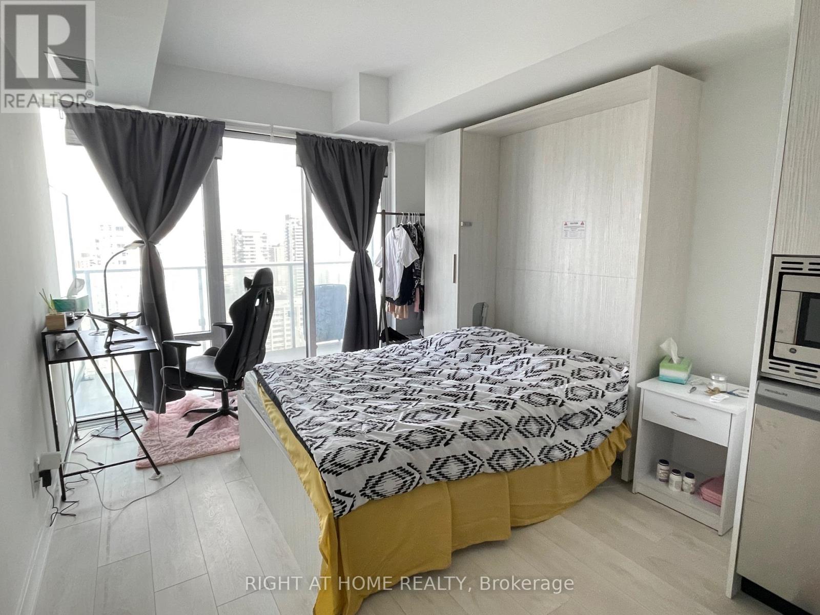 2206 - 501 Yonge Street, Toronto, Ontario  M4Y 0G8 - Photo 2 - C12561200