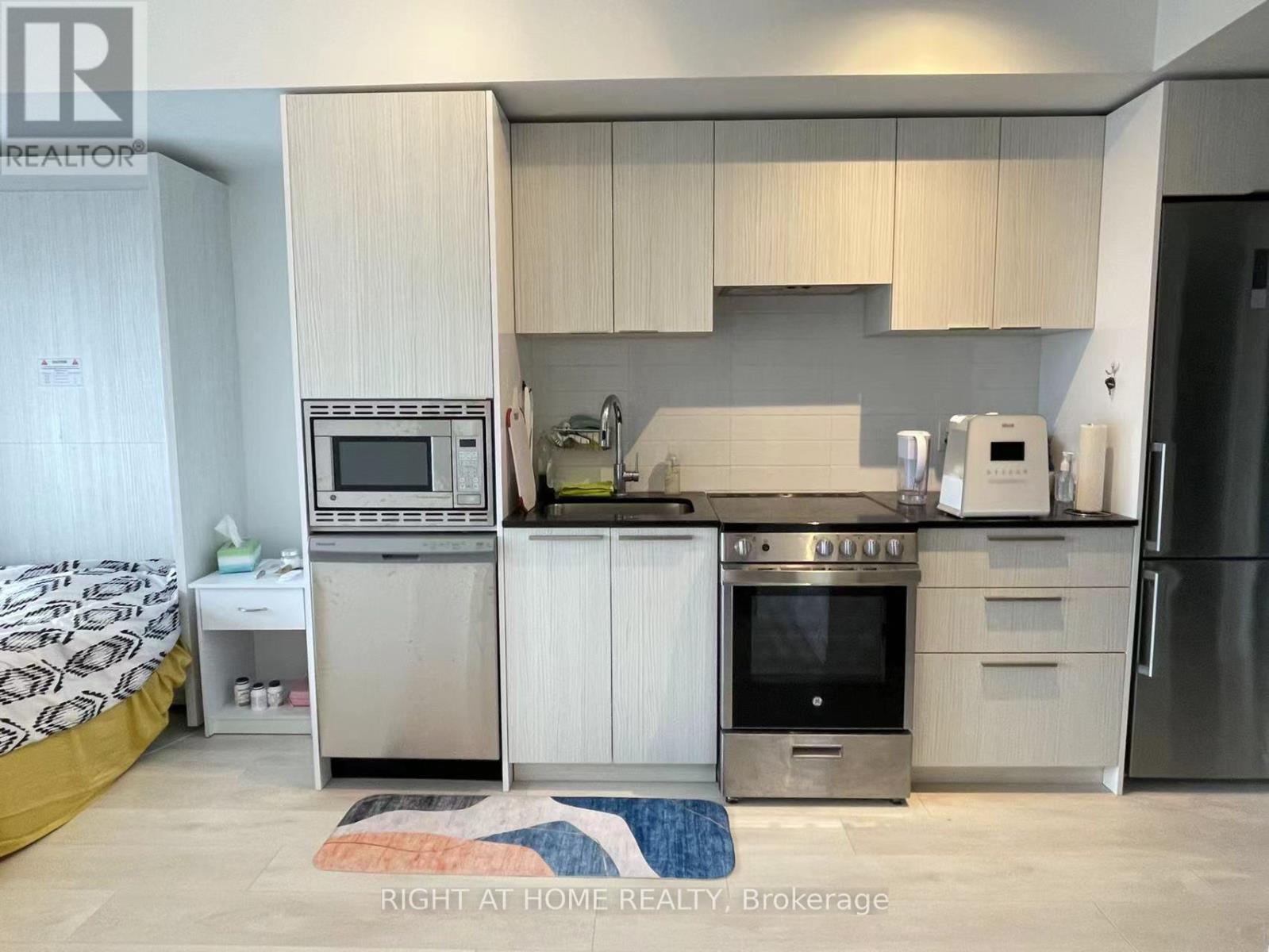 2206 - 501 Yonge Street, Toronto, Ontario  M4Y 0G8 - Photo 4 - C12561200