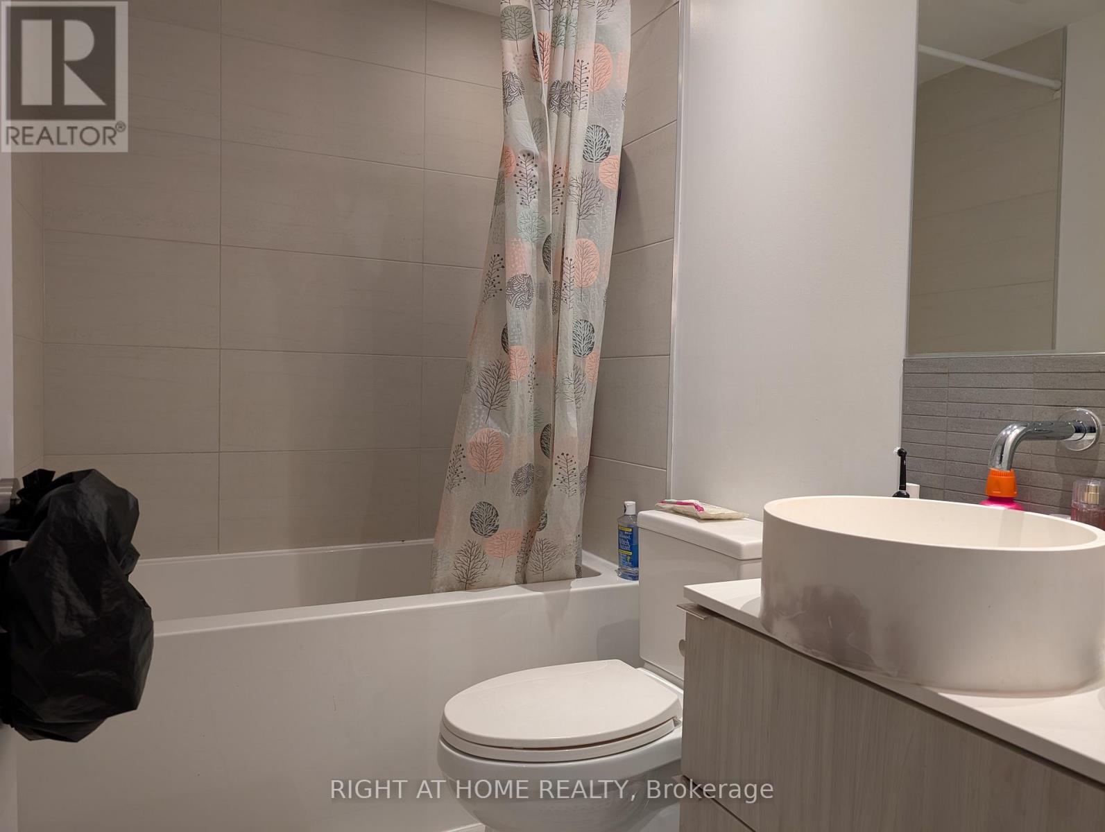 727 - 161 Roehampton Avenue, Toronto, Ontario  M4P 0C8 - Photo 4 - C12561212