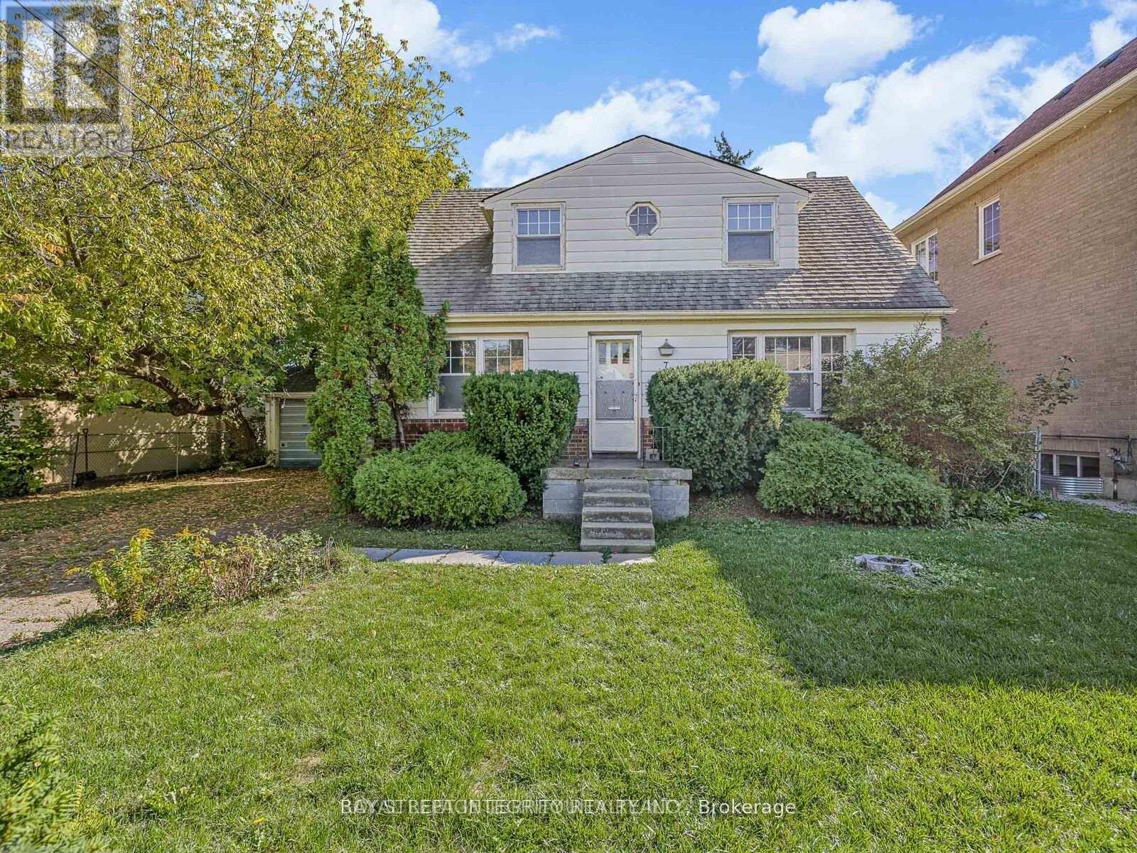 7 DEVONDALE AVENUE, Toronto, Ontario