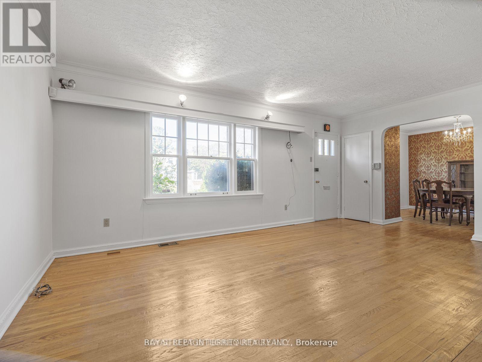 7 Devondale Avenue, Toronto, Ontario  M2R 2C9 - Photo 10 - C12561244