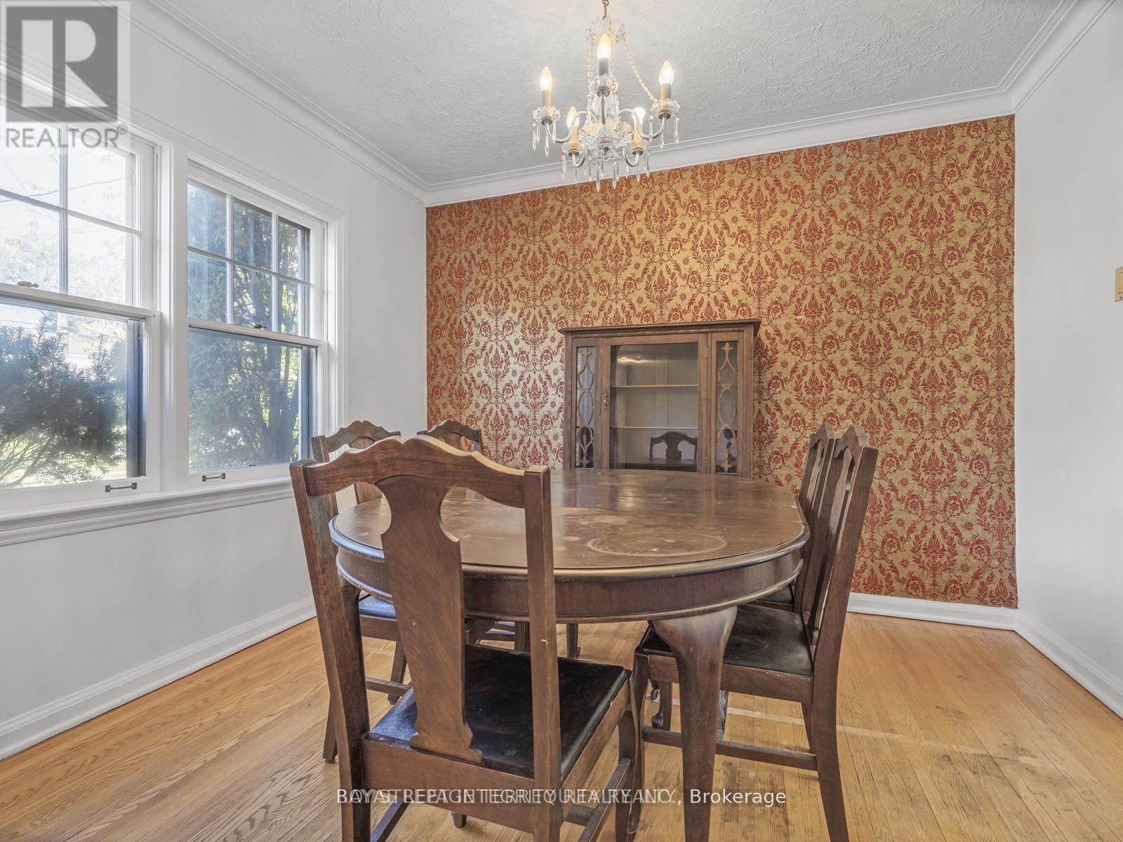 7 Devondale Avenue, Toronto, Ontario  M2R 2C9 - Photo 11 - C12561244