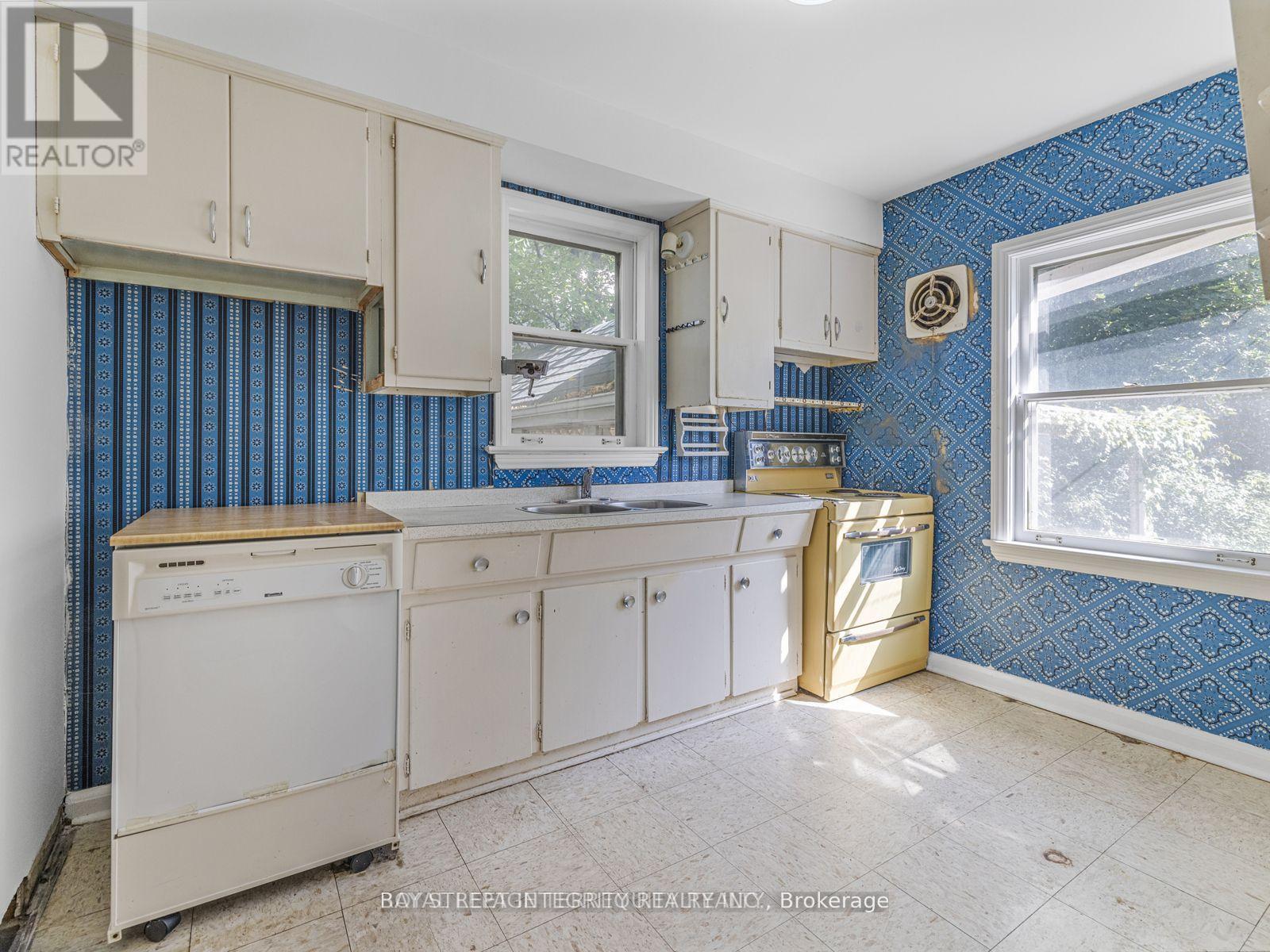 7 Devondale Avenue, Toronto, Ontario  M2R 2C9 - Photo 15 - C12561244