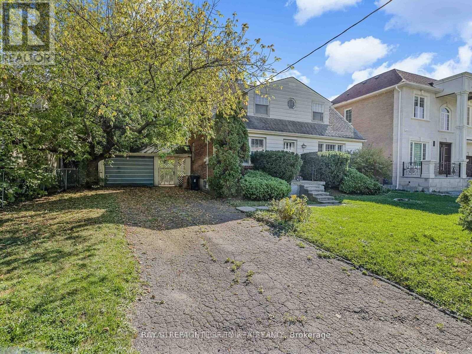 7 Devondale Avenue, Toronto, Ontario  M2R 2C9 - Photo 2 - C12561244