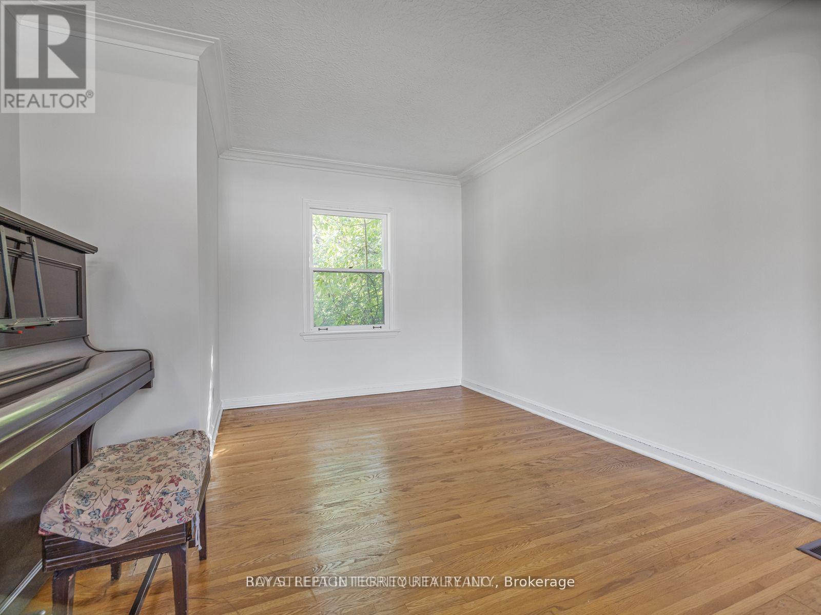 7 Devondale Avenue, Toronto, Ontario  M2R 2C9 - Photo 8 - C12561244