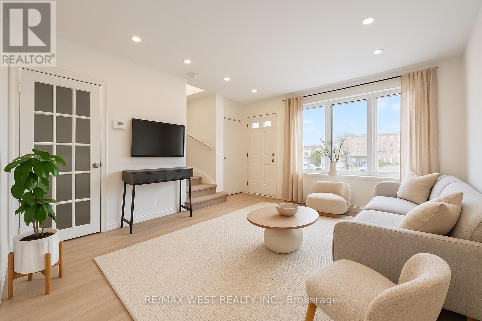 34 - 740 KENNEDY ROAD, Toronto, Ontario