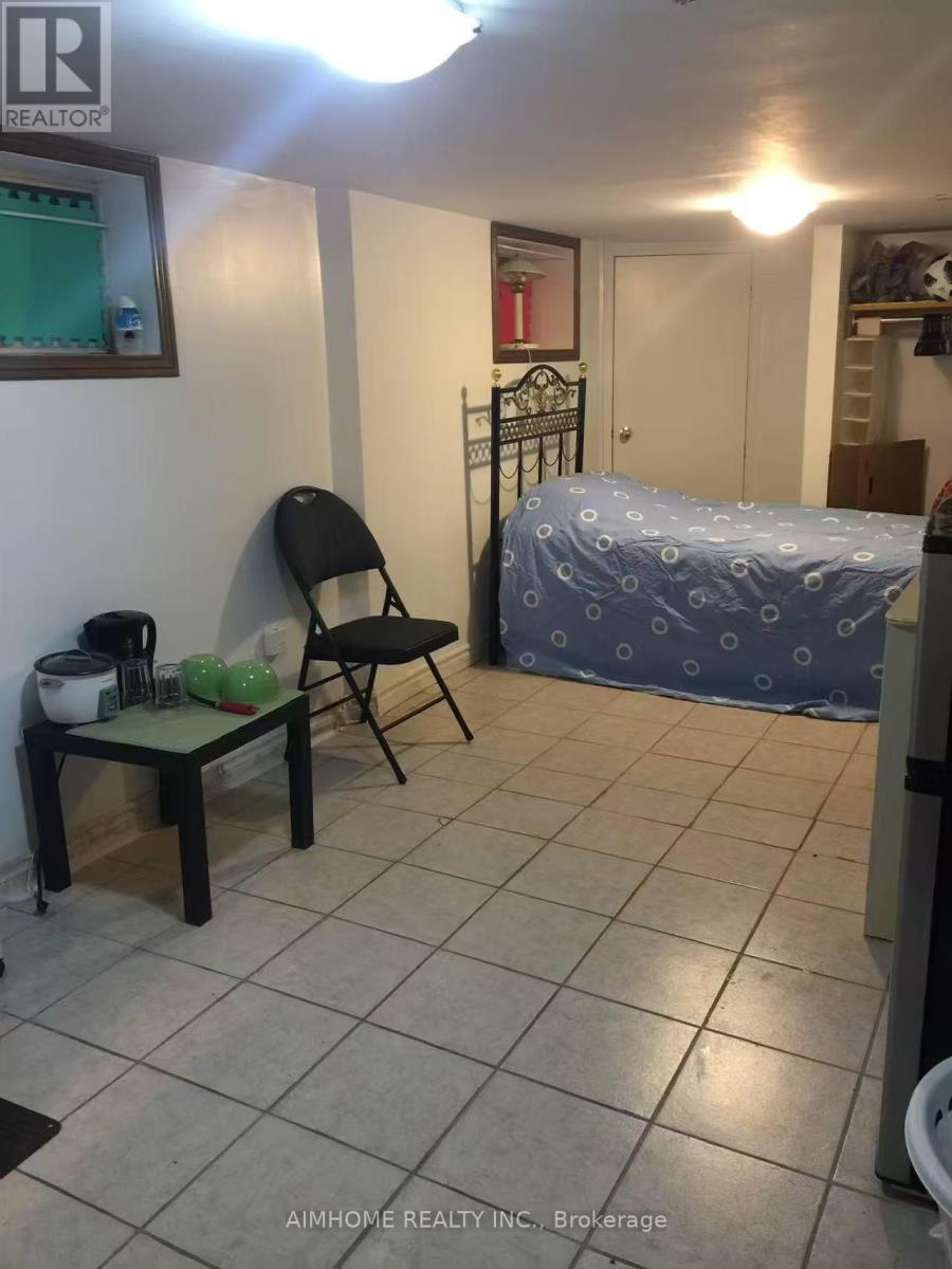 Rm L   81 Dentonia Park Avenue, Toronto, Ontario  M4C 1X1 - Photo 2 - E12561238