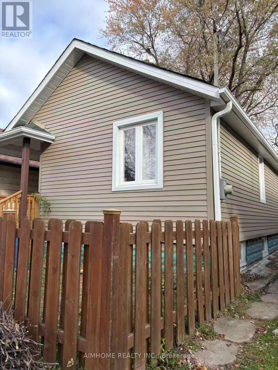 7 SNEATH AVENUE, Toronto, Ontario