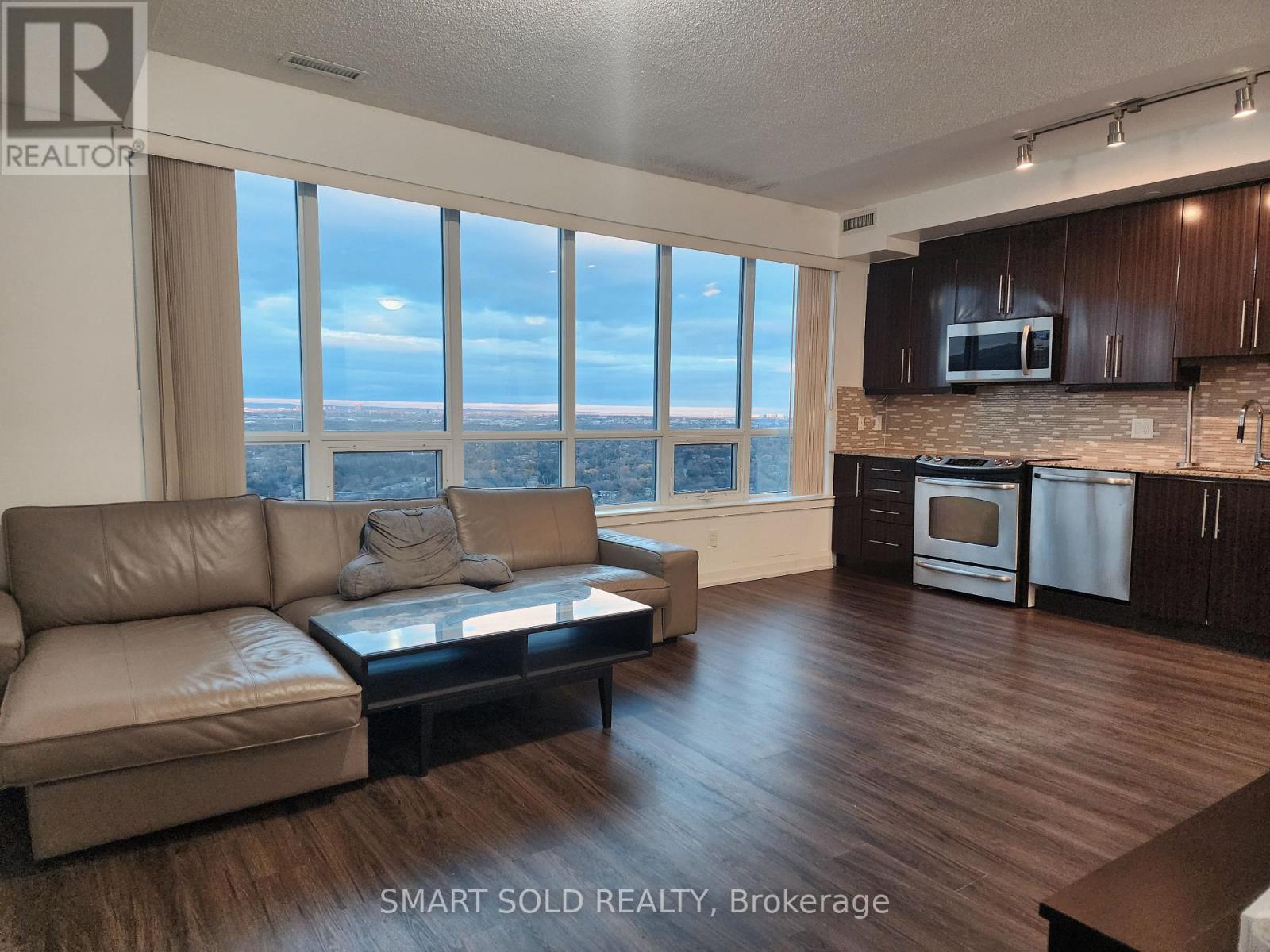 Ph202 - 7171 Yonge Street, Markham, Ontario  L3T 0C5 - Photo 2 - N12561180