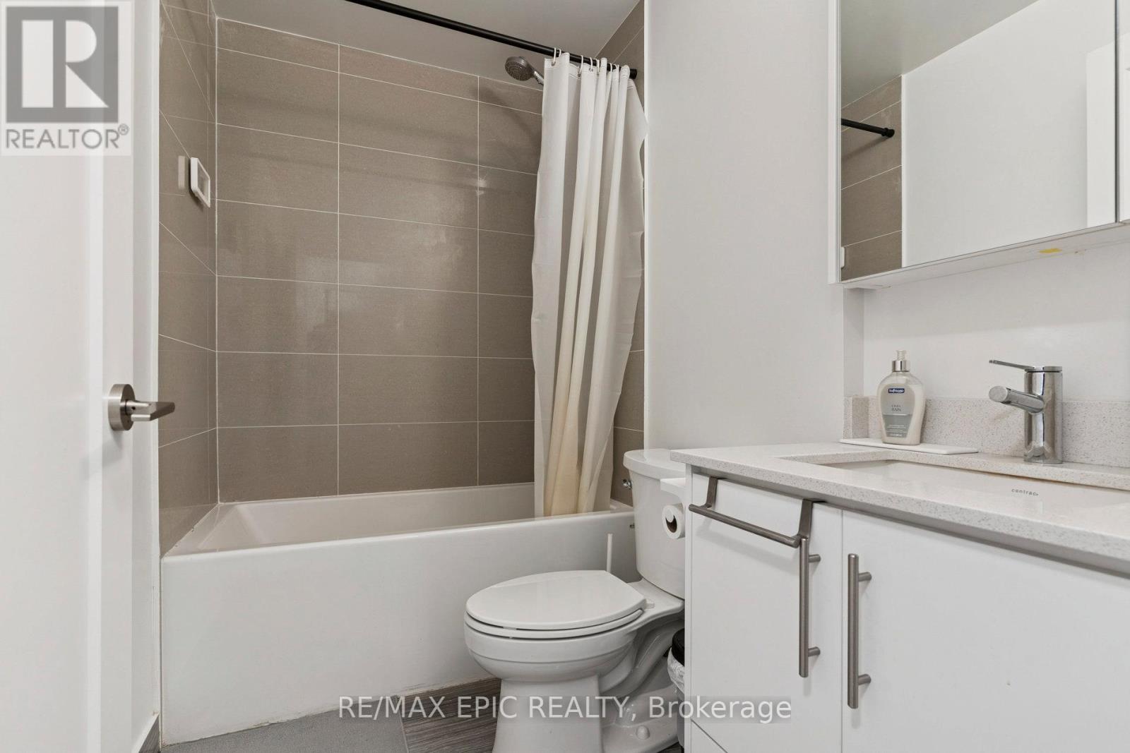 202 - 95 Oneida Crescent, Richmond Hill, Ontario  L4B 0H5 - Photo 18 - N12561188