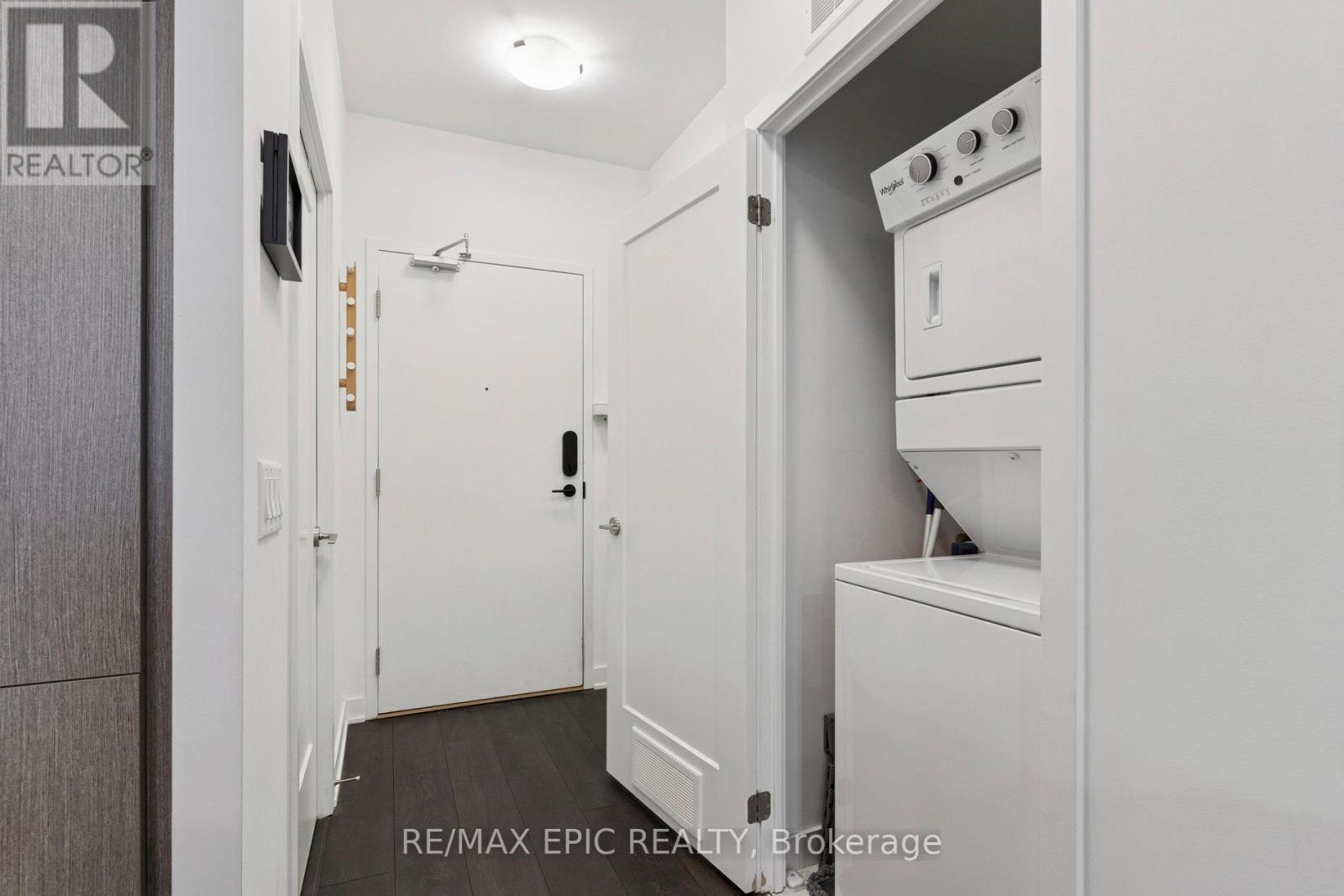 202 - 95 Oneida Crescent, Richmond Hill, Ontario  L4B 0H5 - Photo 5 - N12561188