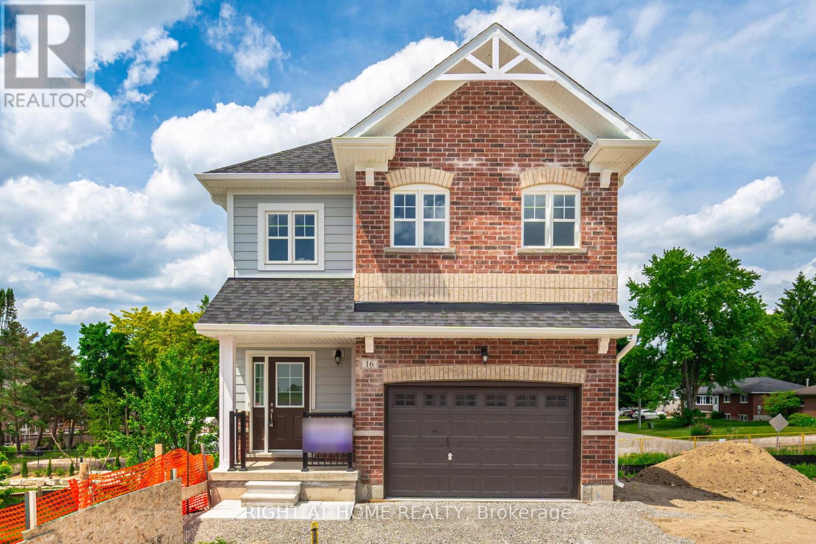 16 RAVENSCRAIG PLACE, Innisfil, Ontario