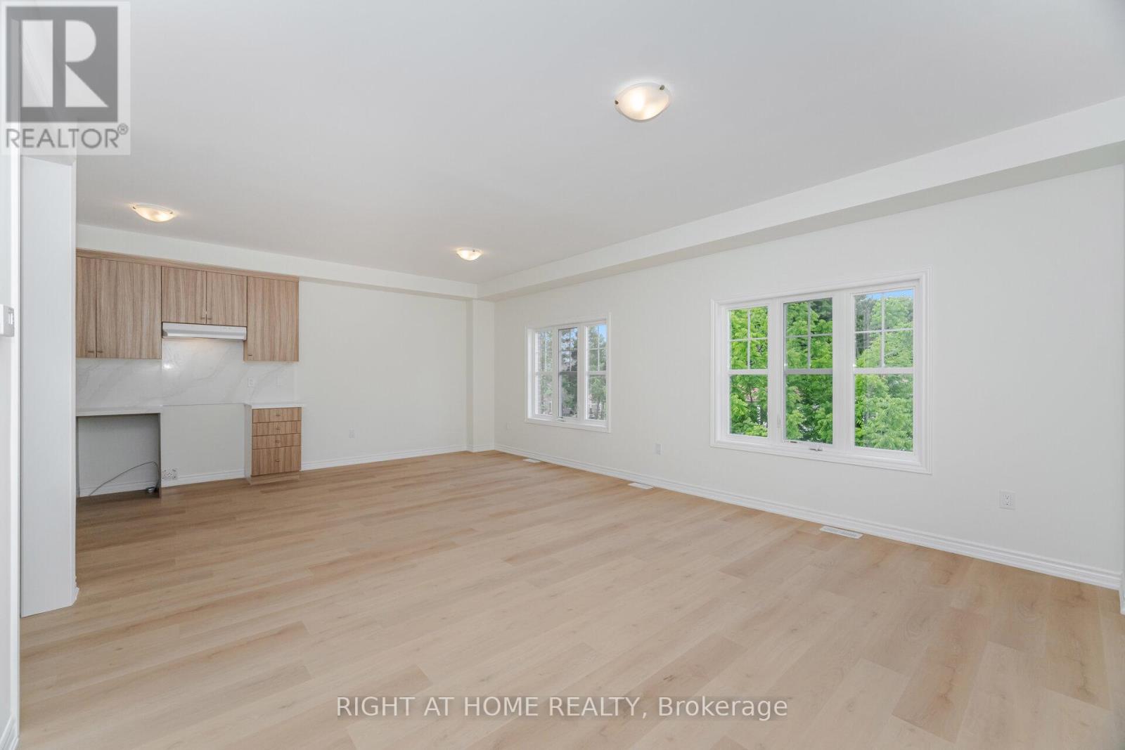 16 Ravenscraig Place, Innisfil, Ontario  L0L 1L0 - Photo 12 - N12561194