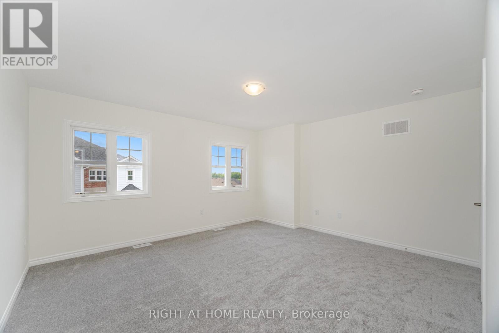 16 Ravenscraig Place, Innisfil, Ontario  L0L 1L0 - Photo 19 - N12561194