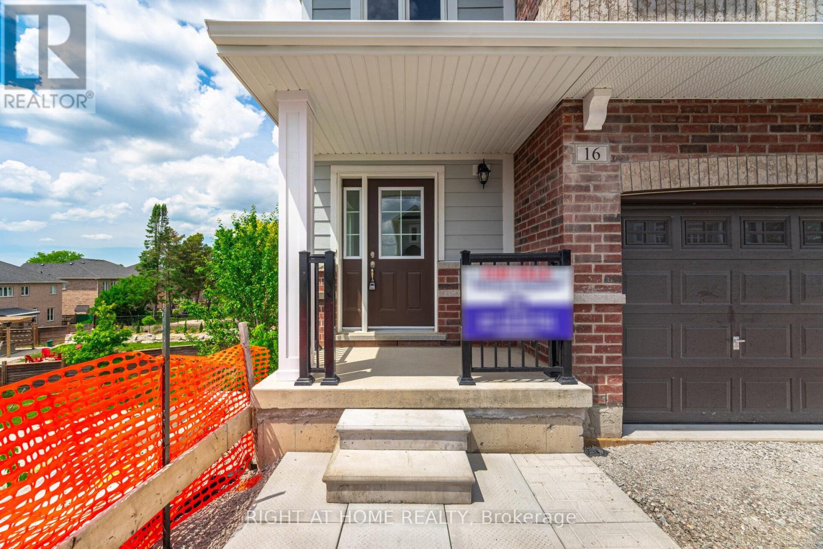 16 Ravenscraig Place, Innisfil, Ontario  L0L 1L0 - Photo 2 - N12561194