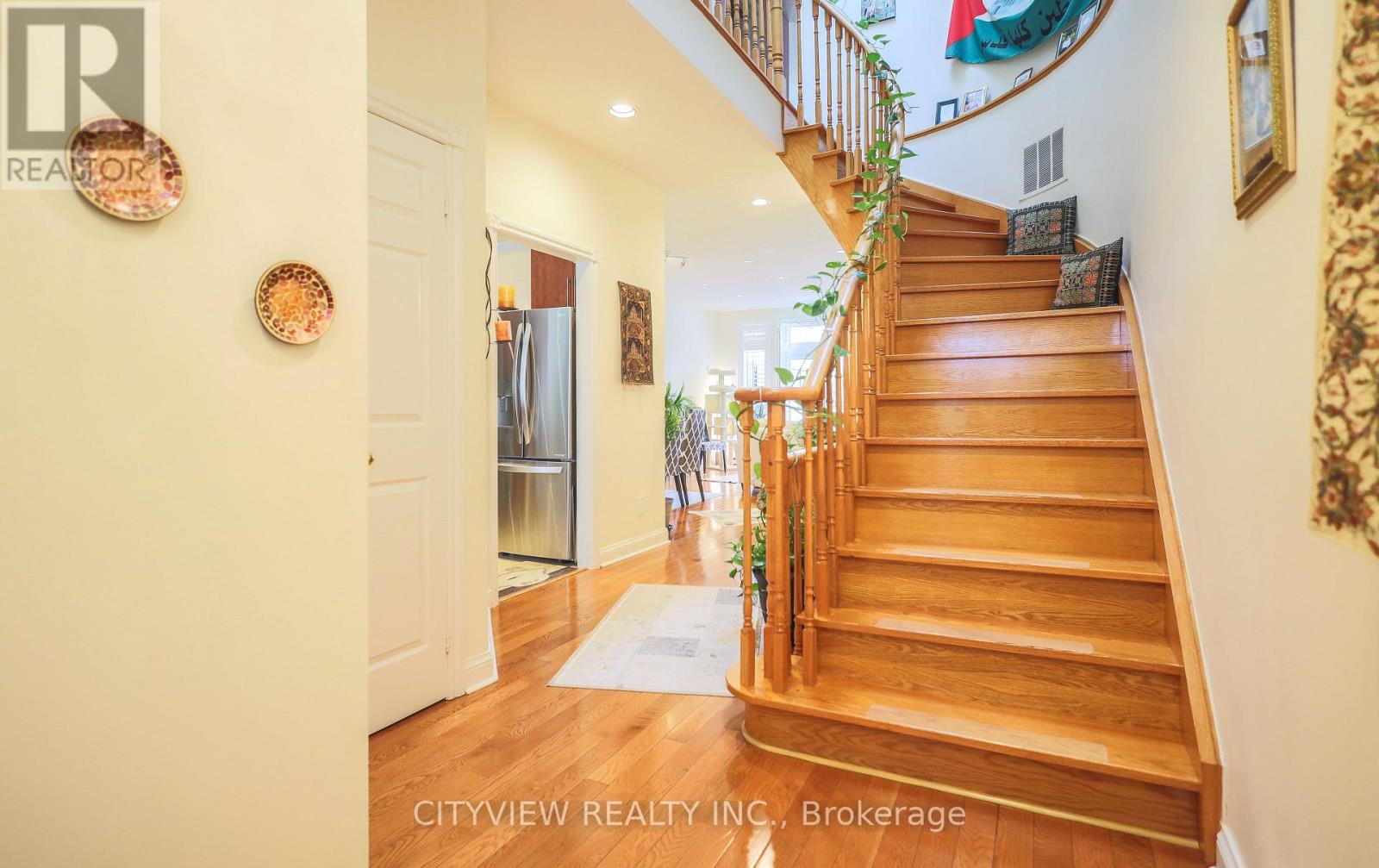 3593 Kariya Drive, Mississauga, Ontario  L5B 3J2 - Photo 5 - W12561192