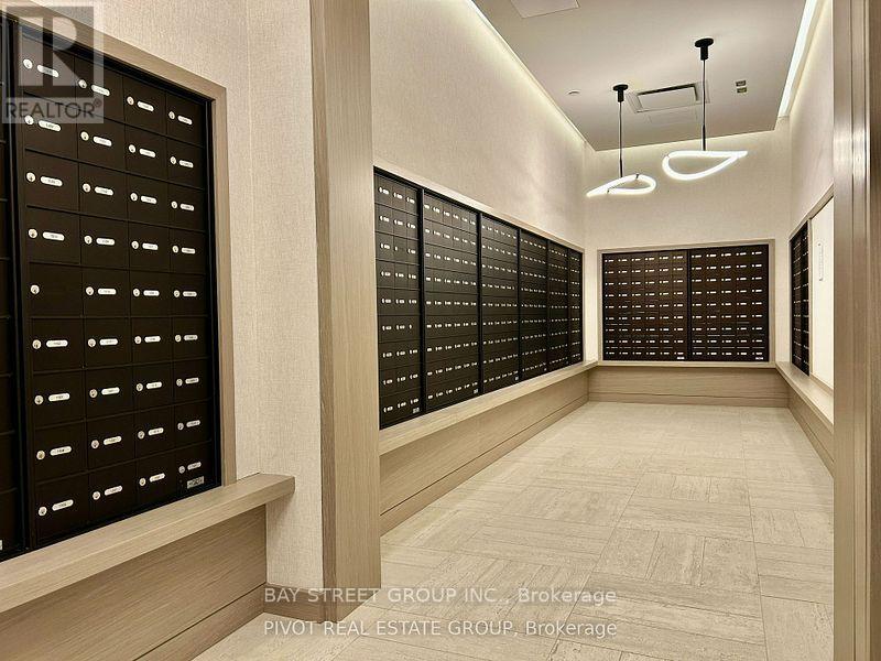 4015 The Exchange Street, Mississauga, Ontario  L5B 0N9 - Photo 3 - W12561202