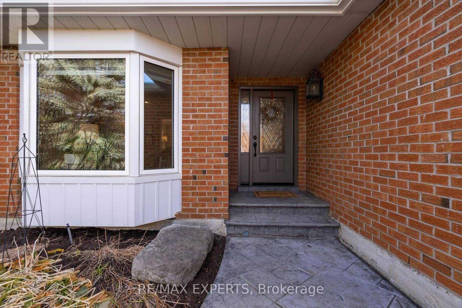 34 Goodfellow Crescent, Caledon, Ontario  L7E 5X4 - Photo 3 - W12561230