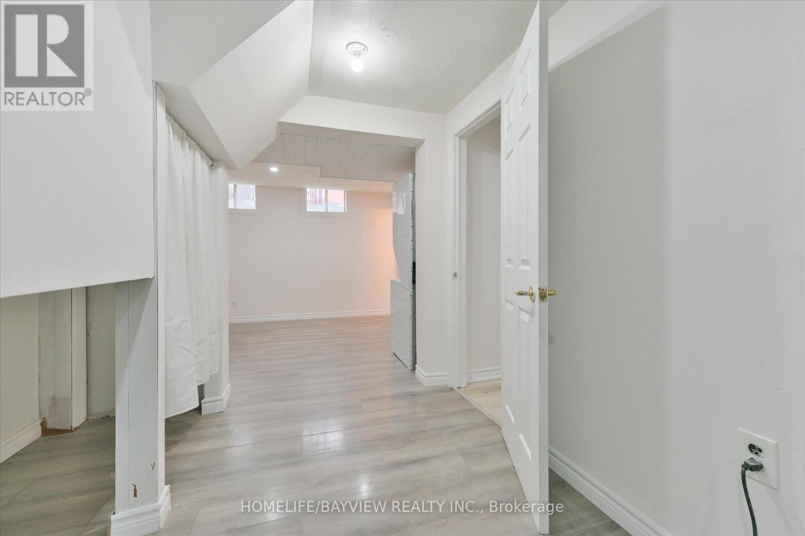 3956 Bentridge Road, Mississauga, Ontario  L5N 7V8 - Photo 31 - W12561232