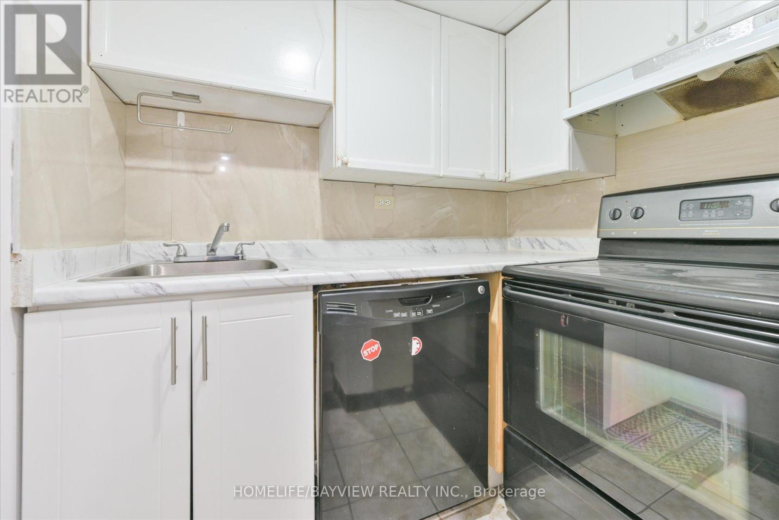 3956 Bentridge Road, Mississauga, Ontario  L5N 7V8 - Photo 34 - W12561236