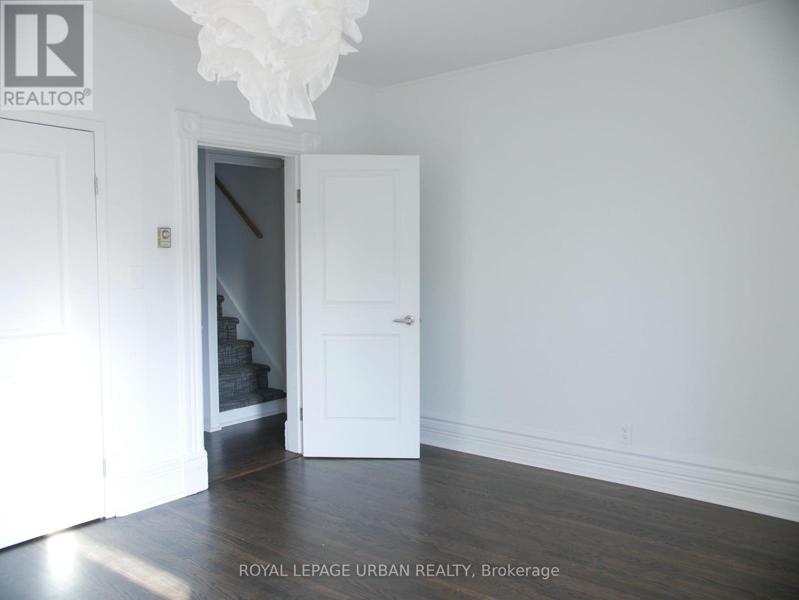 Upper - 10 Earnbridge Street, Toronto, Ontario  M6K 1N3 - Photo 14 - W12561242