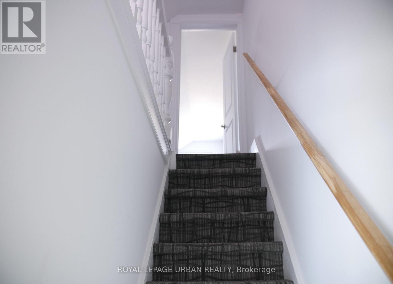 Upper - 10 Earnbridge Street, Toronto, Ontario  M6K 1N3 - Photo 15 - W12561242