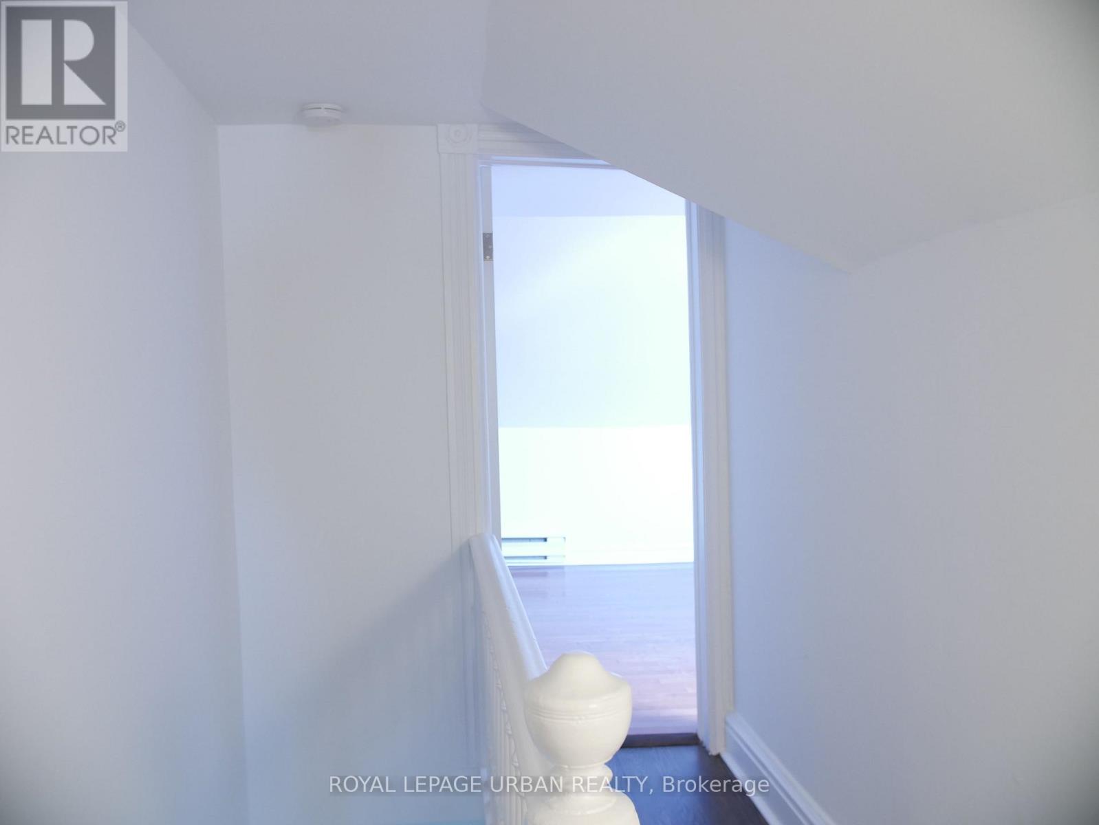 Upper - 10 Earnbridge Street, Toronto, Ontario  M6K 1N3 - Photo 20 - W12561242