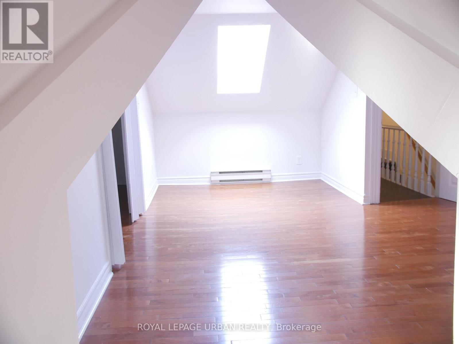 Upper - 10 Earnbridge Street, Toronto, Ontario  M6K 1N3 - Photo 21 - W12561242