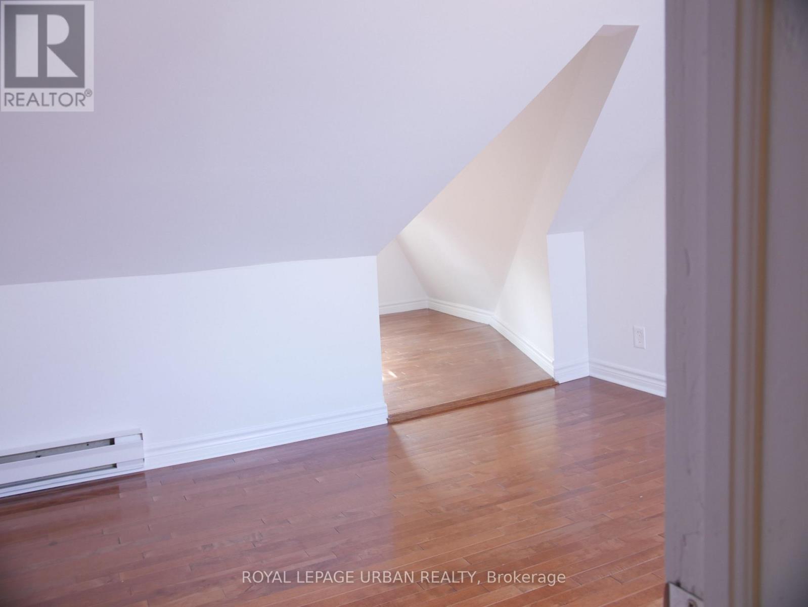 Upper - 10 Earnbridge Street, Toronto, Ontario  M6K 1N3 - Photo 22 - W12561242