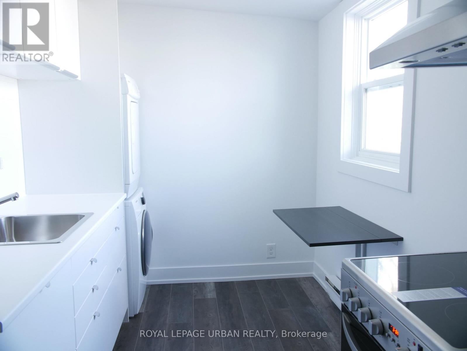 Upper - 10 Earnbridge Street, Toronto, Ontario  M6K 1N3 - Photo 4 - W12561242