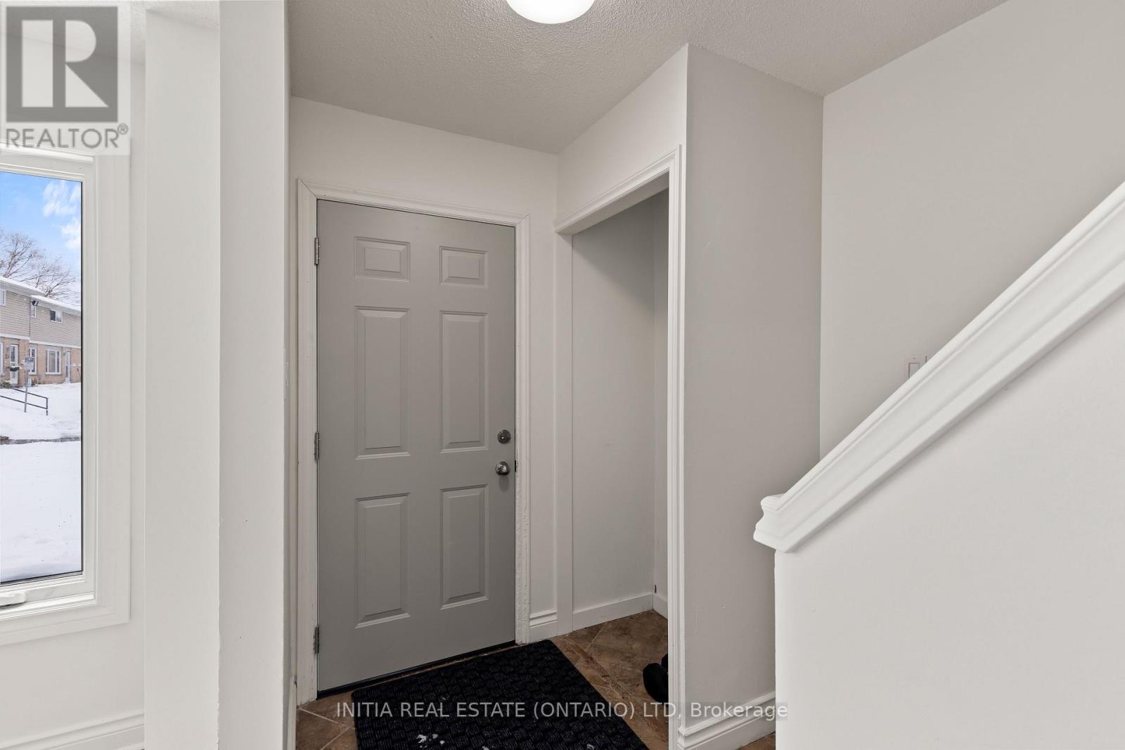 18 - 320 Westminster Avenue, London South, Ontario N6C 5H5 - Photo 3 - X12561246