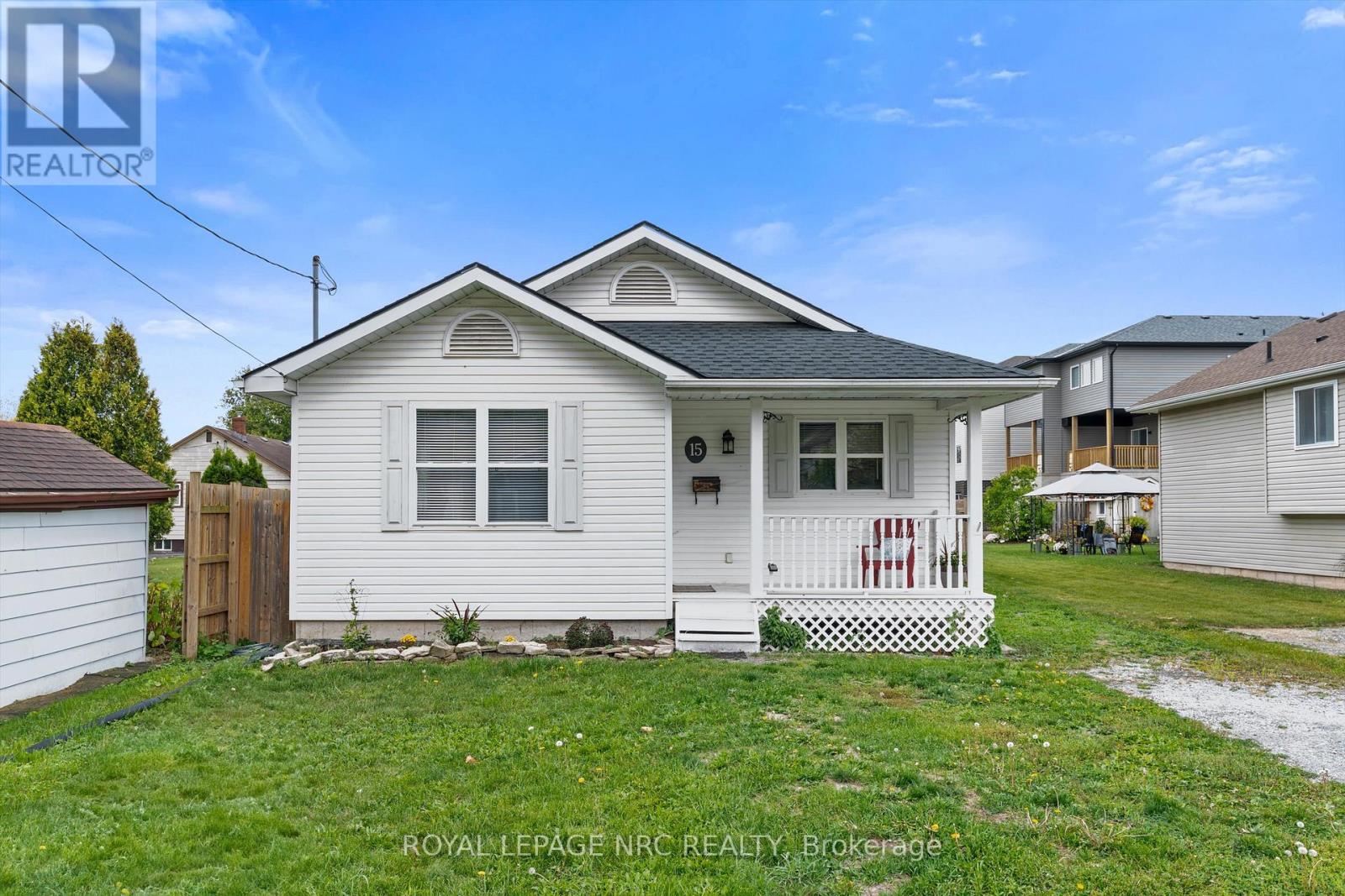 15 Michigan Avenue, St. Catharines, Ontario  L2N 4G7 - Photo 2 - X12561274