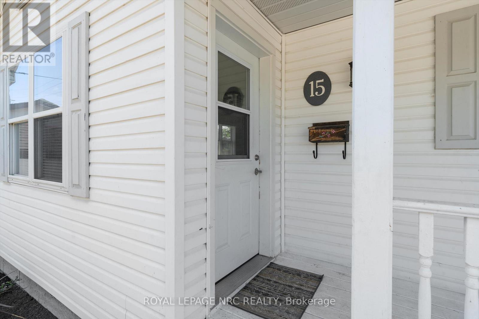 15 Michigan Avenue, St. Catharines, Ontario  L2N 4G7 - Photo 4 - X12561274