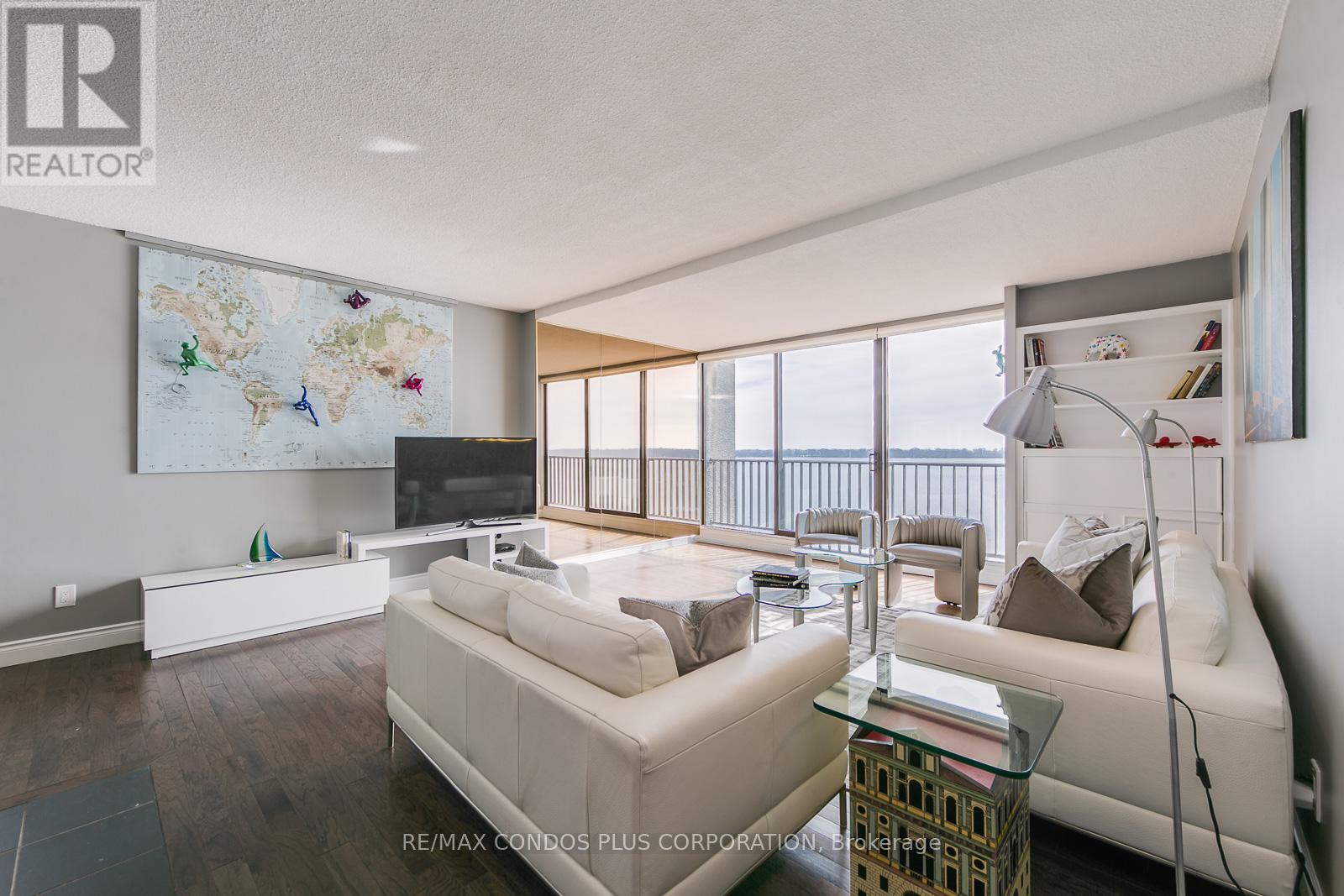 1001 - 33 Harbour Square, Toronto, Ontario  M5J 2G2 - Photo 10 - C12561256