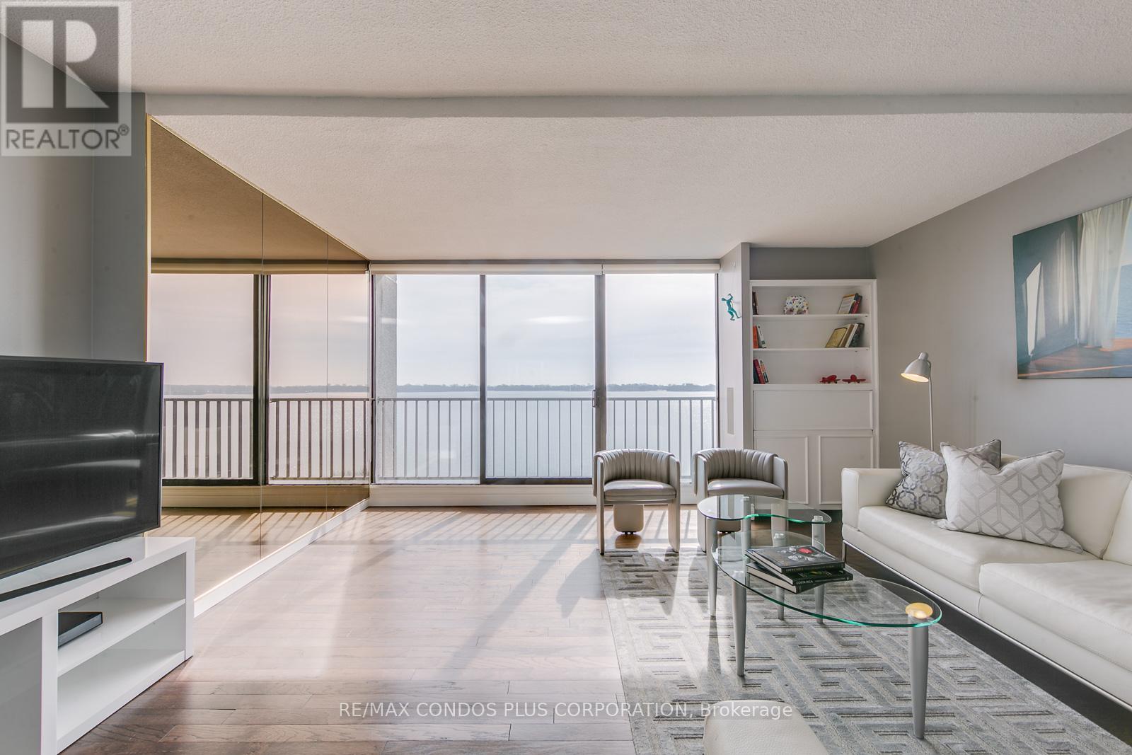 1001 - 33 Harbour Square, Toronto, Ontario  M5J 2G2 - Photo 14 - C12561256