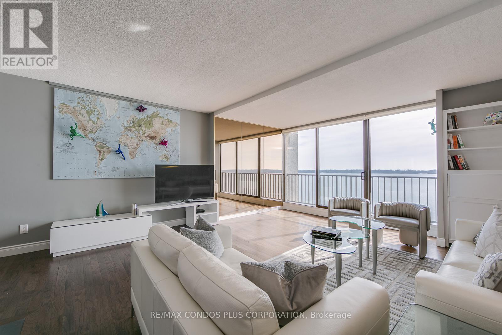 1001 - 33 Harbour Square, Toronto, Ontario  M5J 2G2 - Photo 16 - C12561256