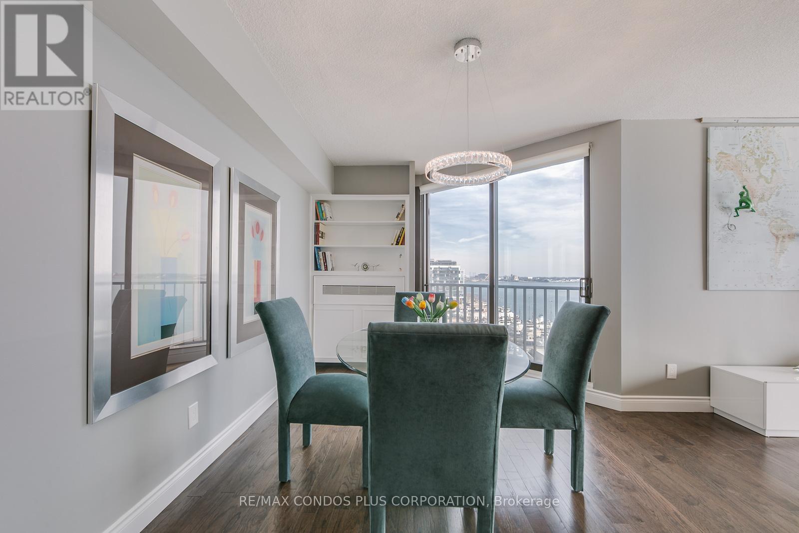 1001 - 33 Harbour Square, Toronto, Ontario  M5J 2G2 - Photo 17 - C12561256