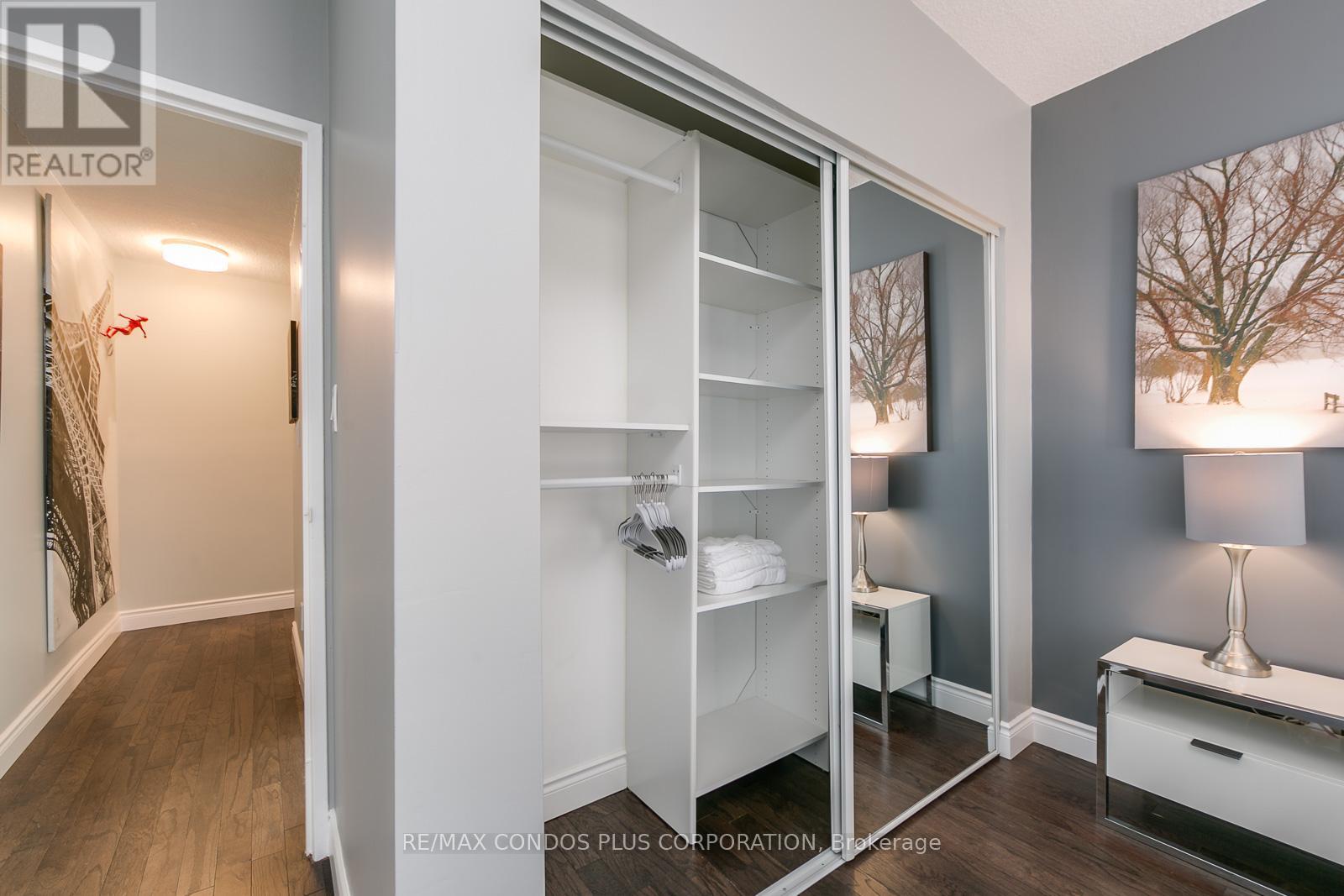 1001 - 33 Harbour Square, Toronto, Ontario  M5J 2G2 - Photo 23 - C12561256