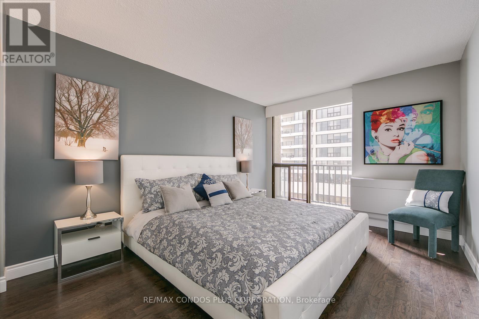 1001 - 33 Harbour Square, Toronto, Ontario  M5J 2G2 - Photo 24 - C12561256