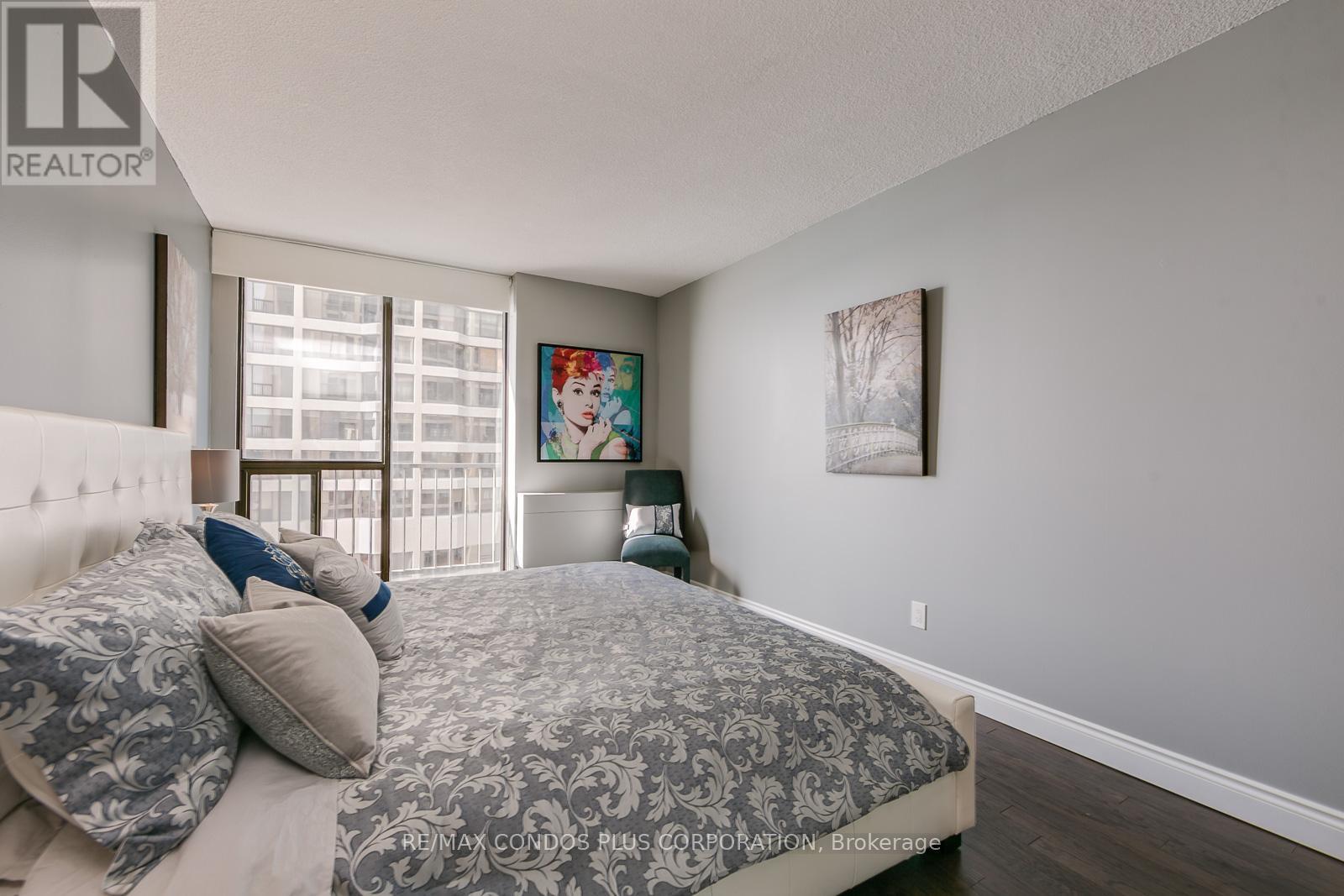 1001 - 33 Harbour Square, Toronto, Ontario  M5J 2G2 - Photo 25 - C12561256