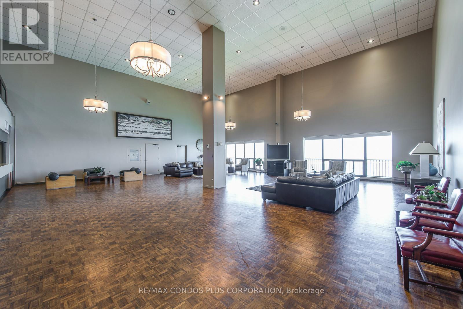 1001 - 33 Harbour Square, Toronto, Ontario  M5J 2G2 - Photo 36 - C12561256