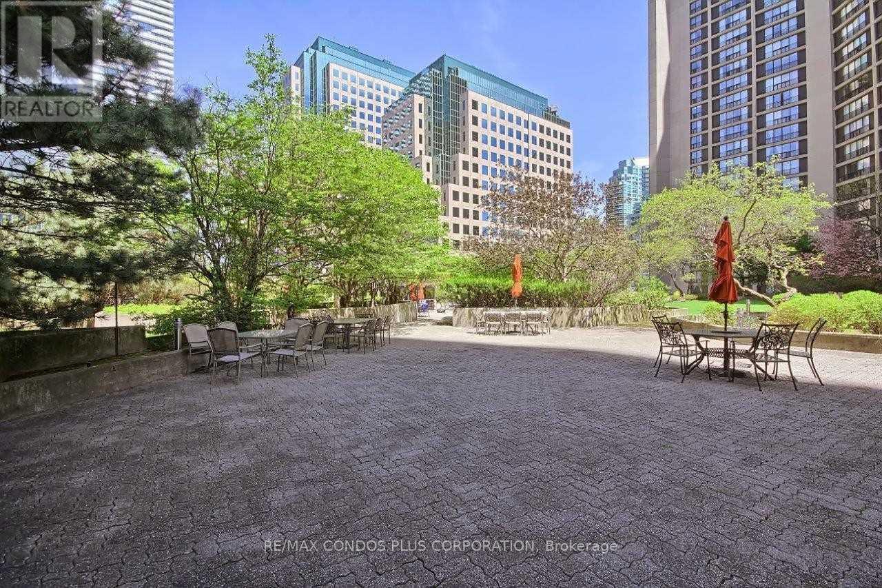 1001 - 33 Harbour Square, Toronto, Ontario  M5J 2G2 - Photo 37 - C12561256