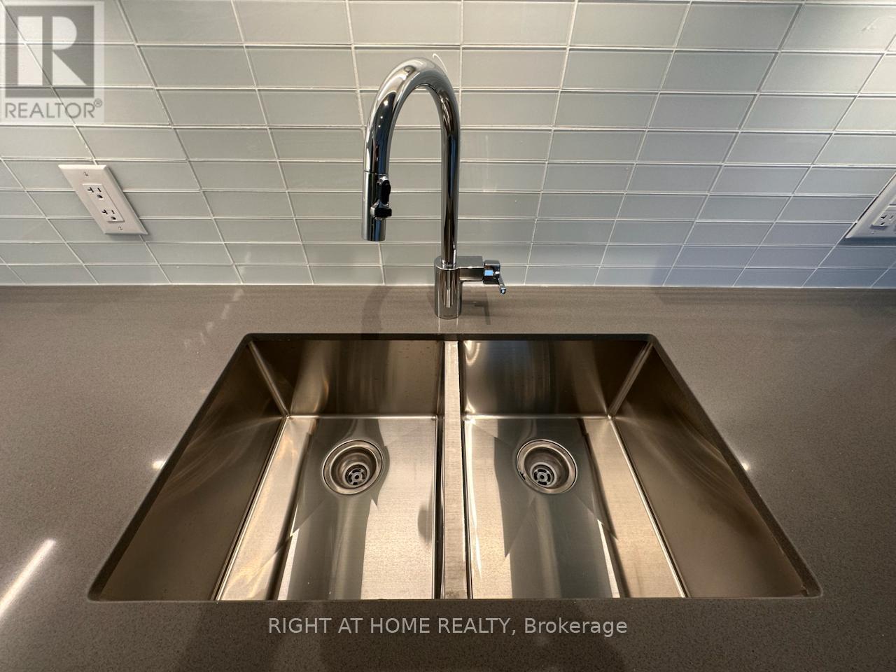 1121 - 3270 Sheppard Avenue E, Toronto, Ontario  M1T 3K3 - Photo 7 - E12561258