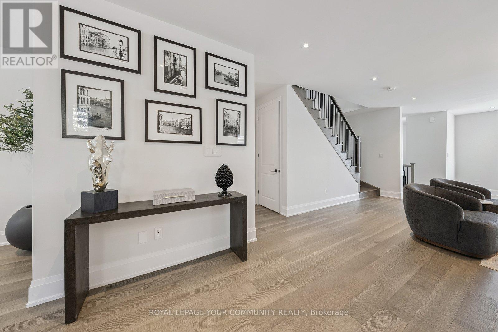 143 Vellore Park Avenue, Vaughan, Ontario  L4H 4S5 - Photo 5 - N12441424