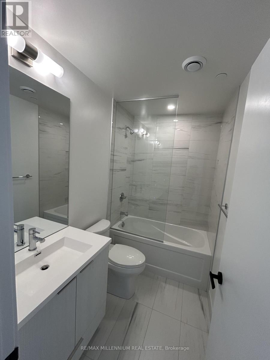 2102 - 8 Interchange Way, Vaughan, Ontario  L4K 5Z7 - Photo 7 - N12560570