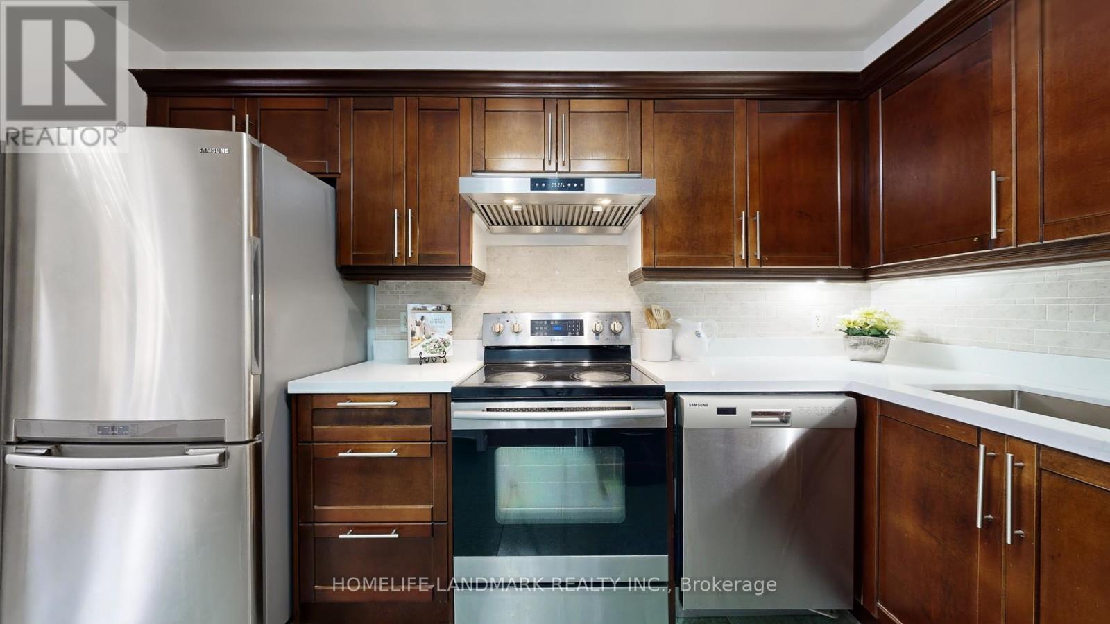 54 - 151 Townsgate Drive, Vaughan, Ontario  L4J 8J7 - Photo 15 - N12561266