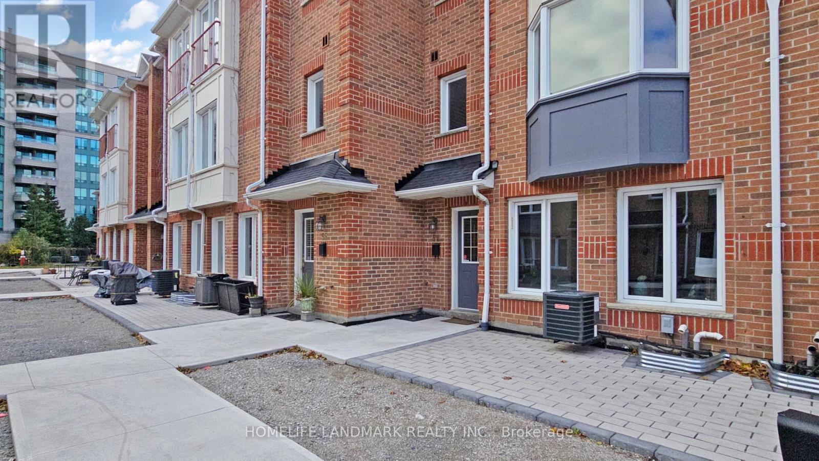 54 - 151 Townsgate Drive, Vaughan, Ontario  L4J 8J7 - Photo 3 - N12561266