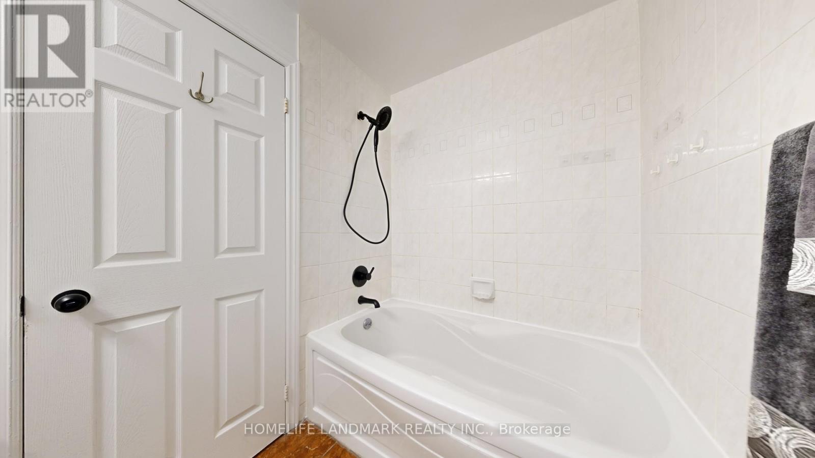 54 - 151 Townsgate Drive, Vaughan, Ontario  L4J 8J7 - Photo 39 - N12561266