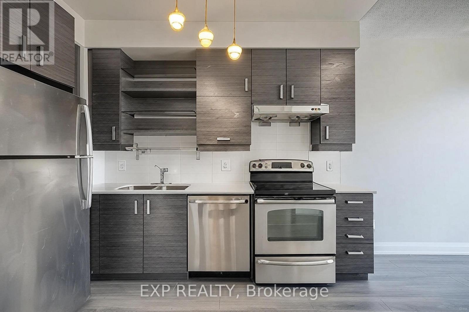 523 - 8228 Birchmount Road, Markham, Ontario  L3R 1A6 - Photo 2 - N12561270