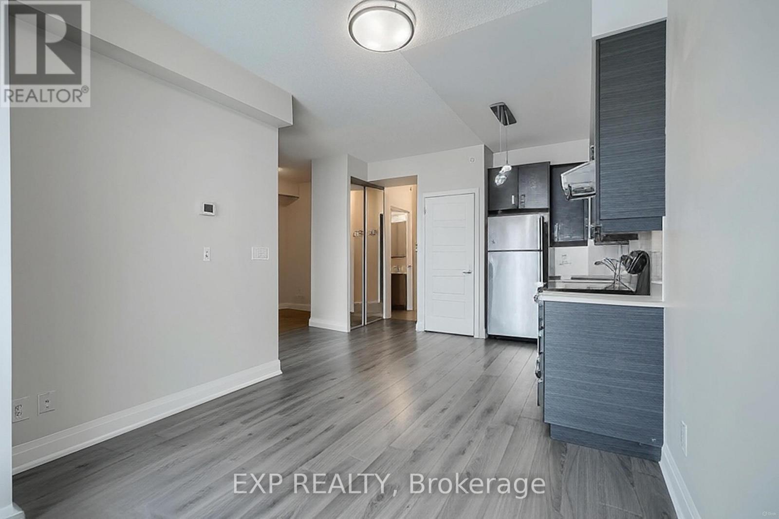 523 - 8228 Birchmount Road, Markham, Ontario  L3R 1A6 - Photo 6 - N12561270